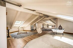 Villa Rococo - Luxury Period Villa With Pool and sea Views