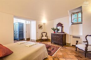 Villa Rococo - Luxury Period Villa With Pool and sea Views