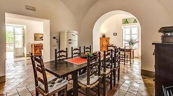 Villa Rococo - Luxury Period Villa With Pool and sea Views