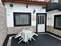 Luxurious Spacious Studio Retreat Close to Funchal