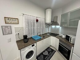 Luxurious Spacious Studio Retreat Close to Funchal