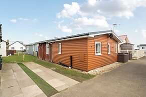 1 Bed Cabin - Sleeps 2 - Pets - 2 Min To Beach