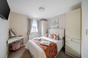 1 Bed Cabin - Sleeps 2 - Pets - 2 Min To Beach