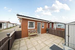 1 Bed Cabin - Sleeps 2 - Pets - 2 Min To Beach
