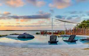 Turtle Studio in Placencia Village