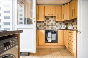 Maidstone - Sleeps 6 - Parking - Garden - 96ws
