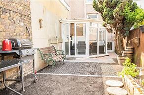 Maidstone - Sleeps 6 - Parking - Garden - 96ws