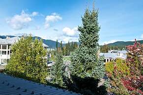 Whistler Village - Best Location - Spacious