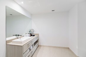 Luxury Beachfront Condo