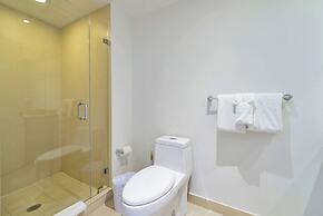 Luxury Beachfront Condo