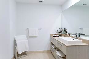 Luxury Beachfront Condo