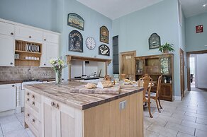 Rumwell Park - 8 Bedroom Manor House- Taunton