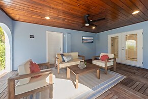 Chasing Sunsets managed by Beach Retreats