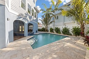 Chasing Sunsets managed by Beach Retreats