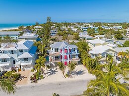 Chasing Sunsets managed by Beach Retreats