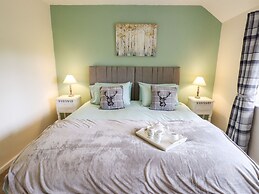 6 Hillside Cottages
