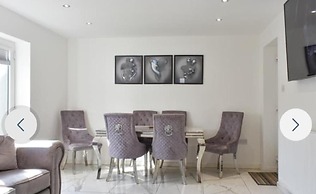 The Hawthorns Large Detached 3 Bedroom Family Home