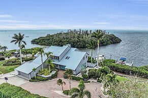 Bay House Retreat managed by Beach Retreats