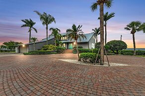 Bay House Retreat managed by Beach Retreats