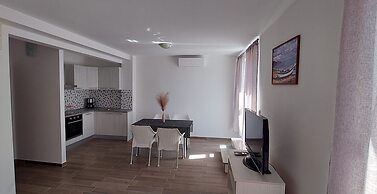 S1-spacious Studio With the sea View & use of Pool