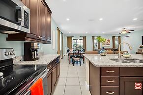 8-Bedroom Villa with Theater Near Disney 8 Home by RedAwning