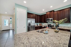 8-Bedroom Villa with Theater Near Disney 8 Home by RedAwning