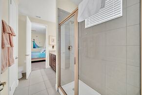 8-Bedroom Villa with Theater Near Disney 8 Home by RedAwning