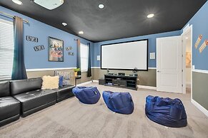 8-Bedroom Villa with Theater Near Disney 8 Home by RedAwning