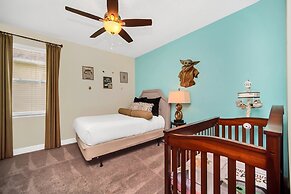 8-Bedroom Villa with Theater Near Disney 8 Home by RedAwning