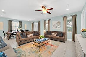 8-Bedroom Villa with Theater Near Disney 8 Home by RedAwning