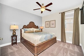 8-Bedroom Villa with Theater Near Disney 8 Home by RedAwning