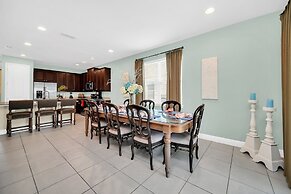 8-Bedroom Villa with Theater Near Disney 8 Home by RedAwning