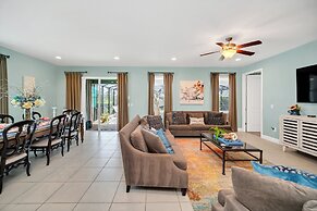 8-Bedroom Villa with Theater Near Disney 8 Home by RedAwning