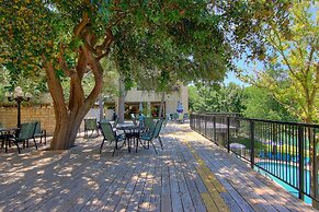 Ic 102 Comal Float Inn 2 Bedroom Condo by RedAwning