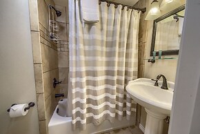 Ic 102 Comal Float Inn 2 Bedroom Condo by RedAwning