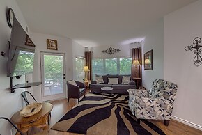 Ic 102 Comal Float Inn 2 Bedroom Condo by RedAwning