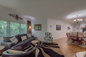 Ic 102 Comal Float Inn 2 Bedroom Condo by RedAwning