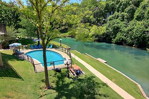 Ic 102 Comal Float Inn 2 Bedroom Condo by RedAwning