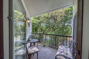 Ic 102 Comal Float Inn 2 Bedroom Condo by RedAwning