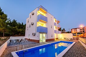 S2-spacious Studio With the sea View & use of Pool