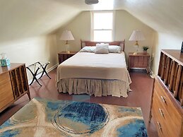 Midvale Home 4 Bedroom Home by Redawning