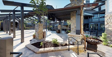 Midvale Home 4 Bedroom Home by Redawning