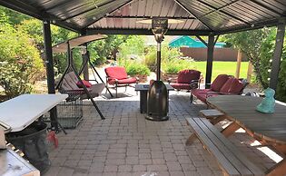 Midvale Home 4 Bedroom Home by Redawning