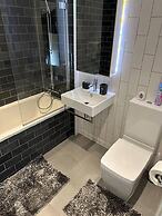 Impeccable 1-bed Apartment in London