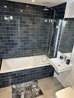 Impeccable 1-bed Apartment in London