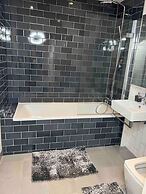 Impeccable 1-bed Apartment in London