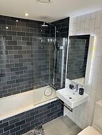 Impeccable 1-bed Apartment in London