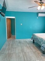 YanceyLargo Estate - Newly Built Modern 1 Bedroom Suite 1 Villa by Red