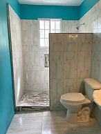 YanceyLargo Estate - Newly Built Modern 1 Bedroom Suite 1 Villa by Red