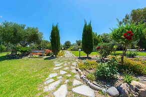 Stunning 5-bed Villa in Gennadi!